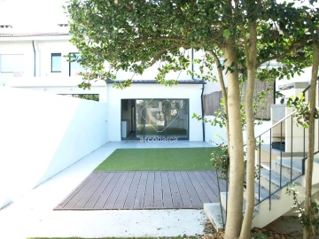 Moradia T3 para Venda em Aldoar, Foz do Douro e Nevogilde