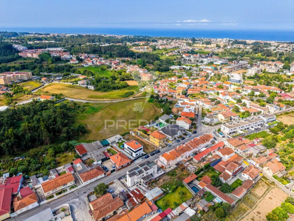Terreno para Venda em Gulpilhares e Valadares Foto 1