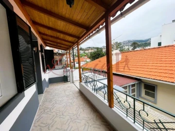 Moradia T2 para Venda em Funchal (São Pedro)