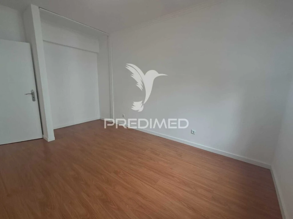 Apartamento T2 para Venda em Algueirão-Mem Martins Foto 8