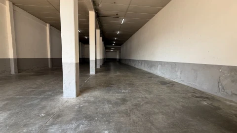 Armazém para Arrendamento em Nespereira
