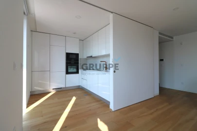 Apartamento T2 para Arrendamento em Glória e Vera Cruz