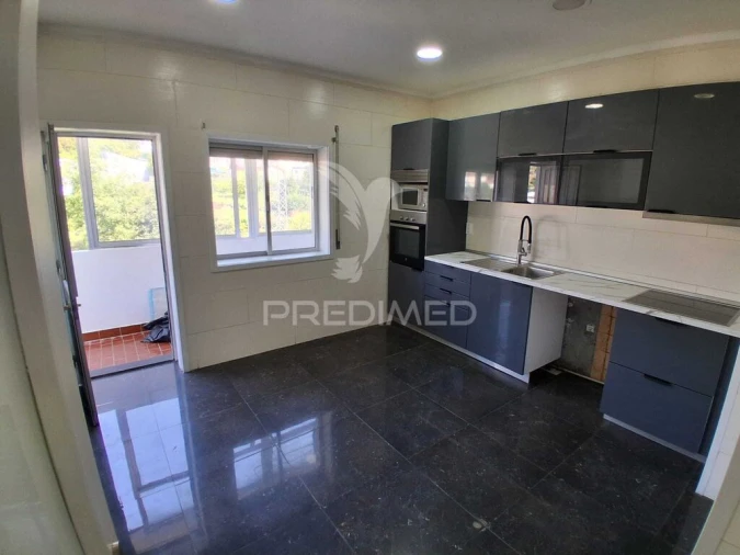 Apartamento T3 para Venda em Fânzeres e São Pedro da Cova Foto 2
