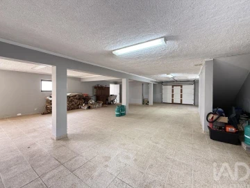 Moradia T4 para Venda em Oiã