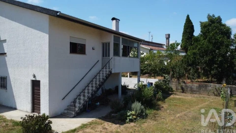Moradia T4 para Venda em Oiã