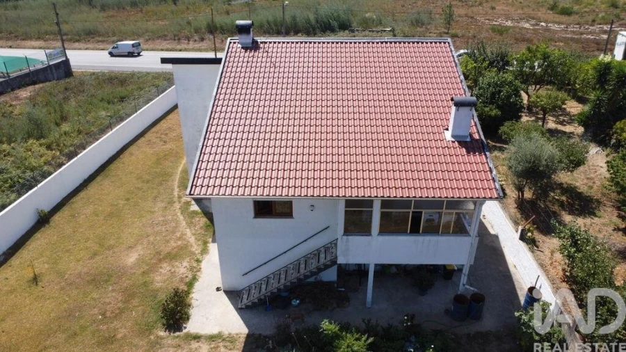 Moradia T4 para Venda em Oiã Foto 33