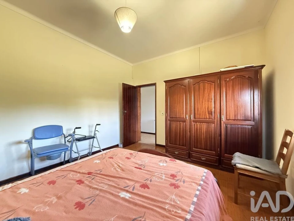 Moradia T4 para Venda em Oiã Foto 21