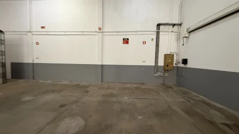 Armazém para Arrendamento em Nespereira