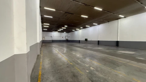 Armazém para Arrendamento em Nespereira
