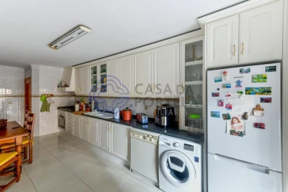 Apartamento T3 para Venda em Massamá e Monte Abraão