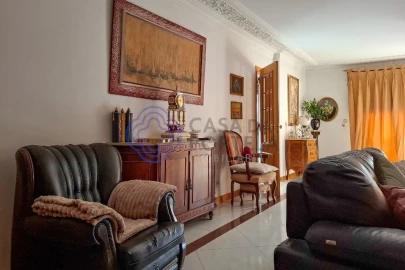 Apartamento T3 para Venda em Massamá e Monte Abraão