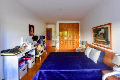 Apartamento T3 para Venda em Massamá e Monte Abraão