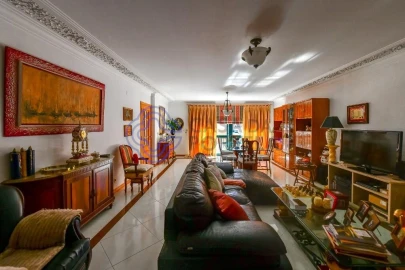 Apartamento T3 para Venda em Massamá e Monte Abraão