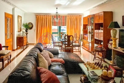 Apartamento T3 para Venda em Massamá e Monte Abraão