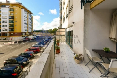 Apartamento T3 para Venda em Massamá e Monte Abraão