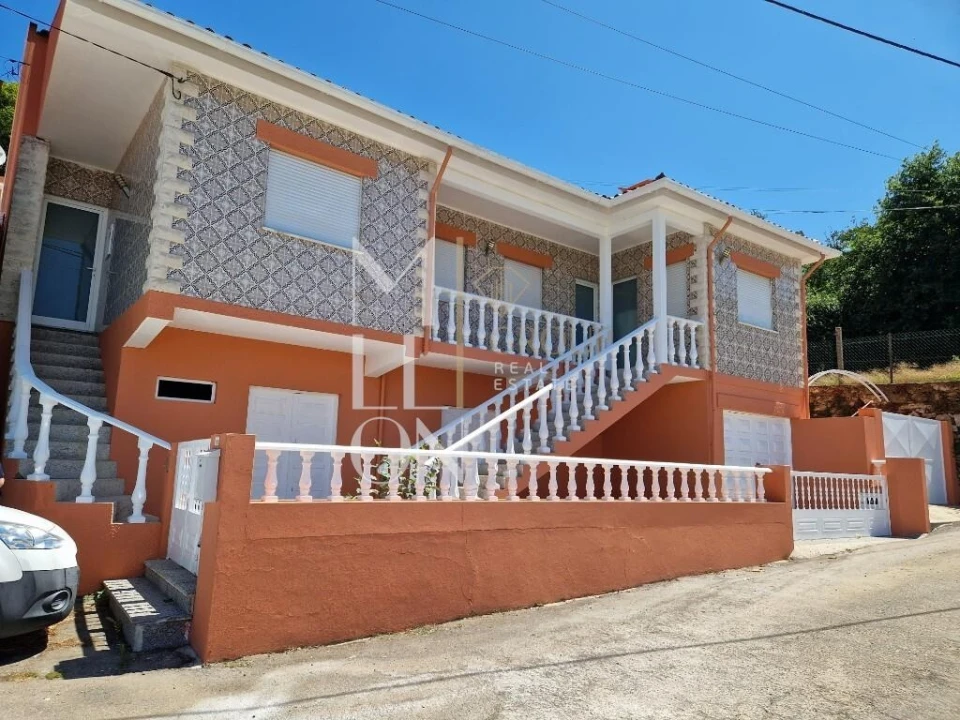 Moradia T4 para Venda em Cedrim e Paradela Foto 1