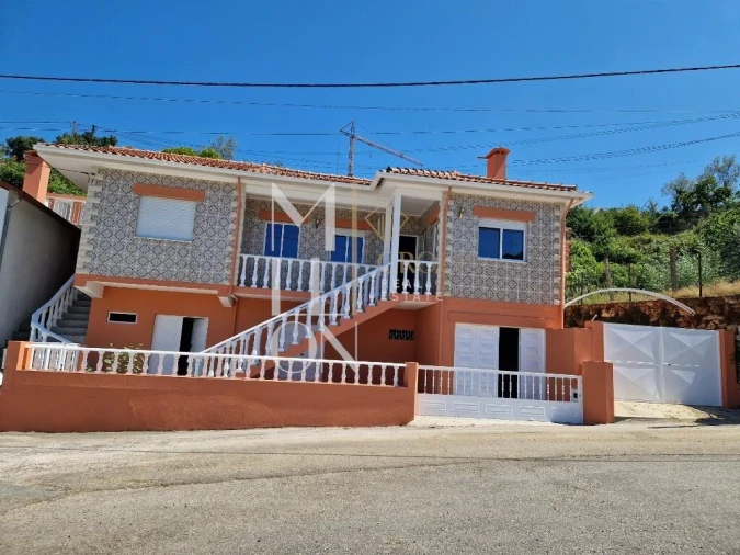 Moradia T4 para Venda em Cedrim e Paradela Foto 17