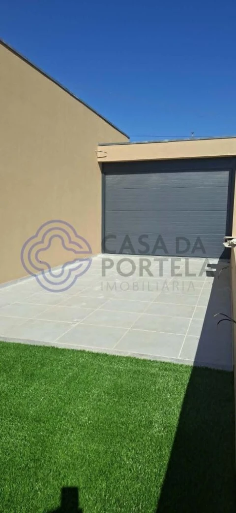 Moradia T3 para Venda em Escapães