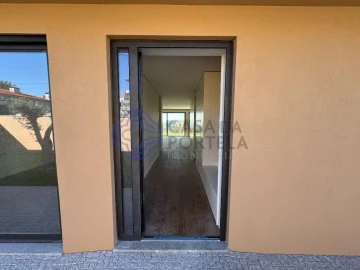 Moradia T3 para Venda em Escapães