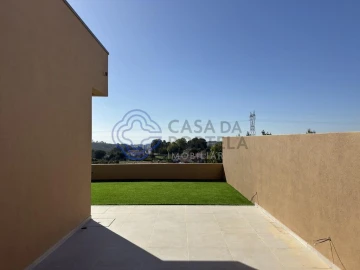 Moradia T3 para Venda em Escapães