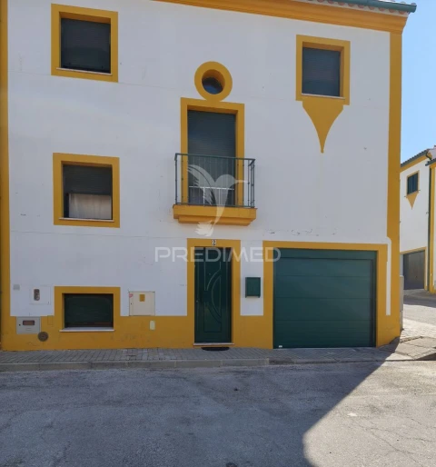 Moradia T4 para Venda em Ribeira de Nisa e Carreiras
