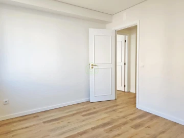 Apartamento T4 para Venda em Póvoa de Varzim, Beiriz e Argivai