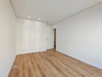 Apartamento T4 para Venda em Póvoa de Varzim, Beiriz e Argivai