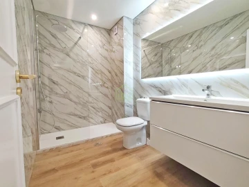 Apartamento T4 para Venda em Póvoa de Varzim, Beiriz e Argivai