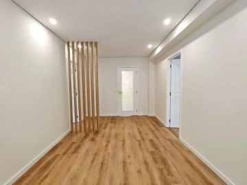 Apartamento T4 para Venda em Póvoa de Varzim, Beiriz e Argivai
