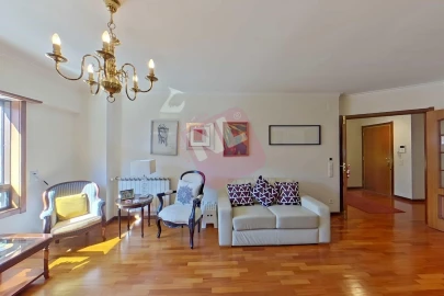 Apartamento T2 para Arrendamento em São Domingos de Benfica