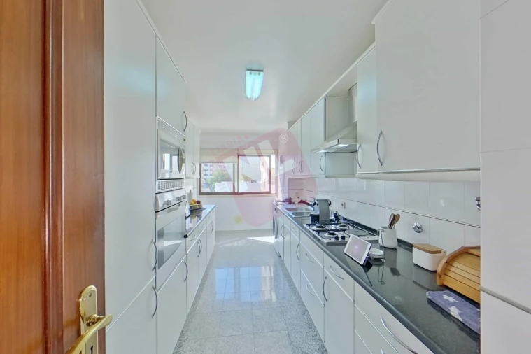 Apartamento T2 para Arrendamento em São Domingos de Benfica Foto 9