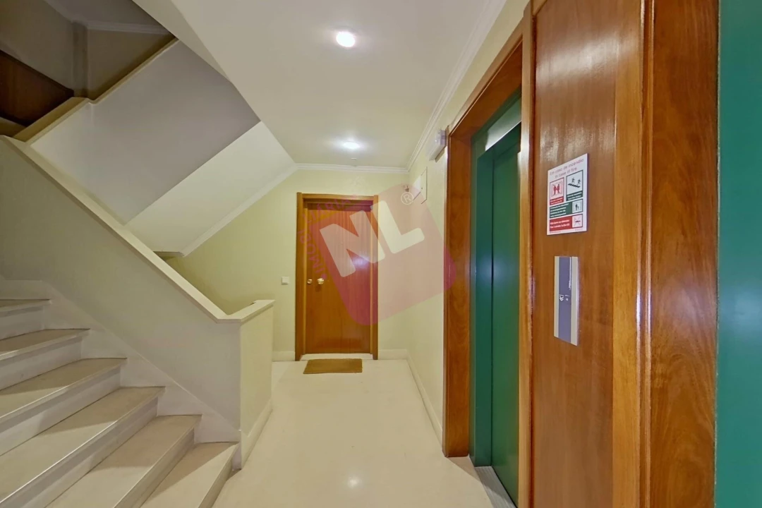 Apartamento T2 para Arrendamento em São Domingos de Benfica Foto 3