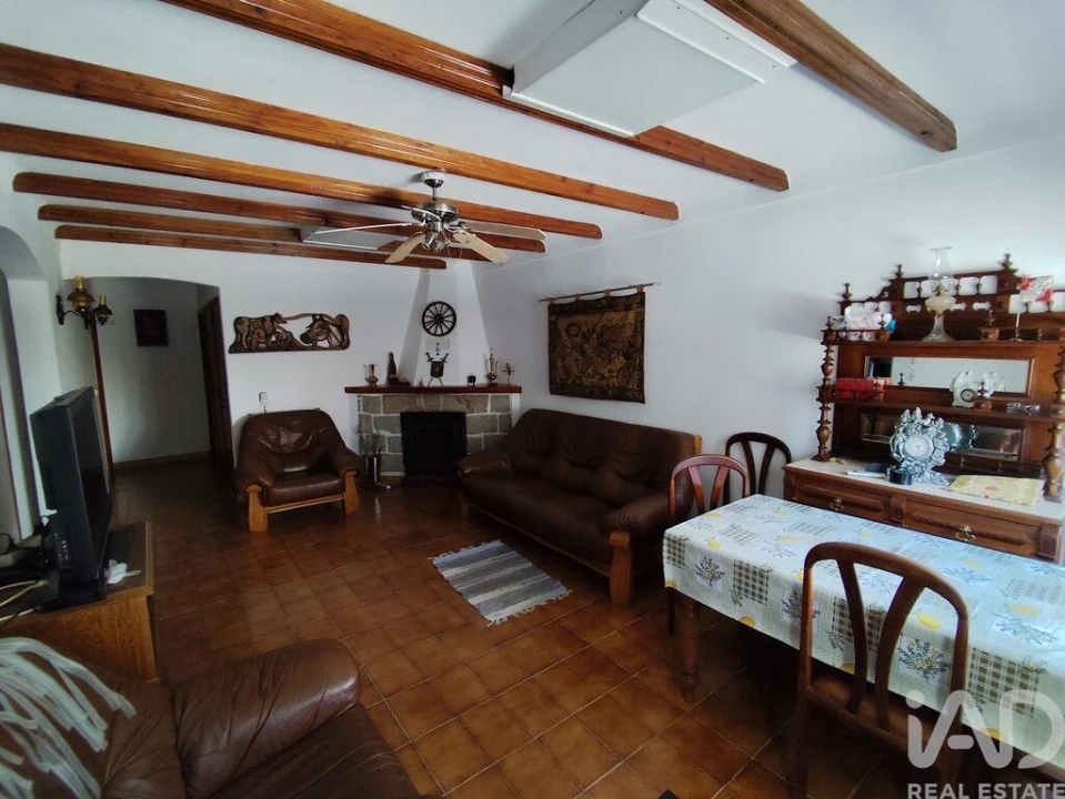 Moradia T3 para Venda em Covas e Vila Nova de Oliveirinha Foto 2