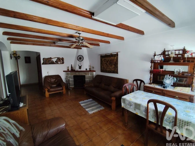 Moradia T3 para Venda em Covas e Vila Nova de Oliveirinha Foto 2