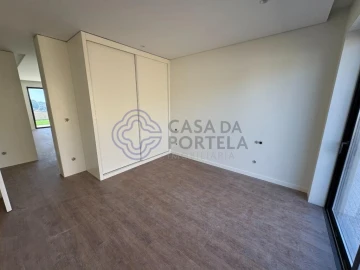 Moradia T3 para Venda em Escapães