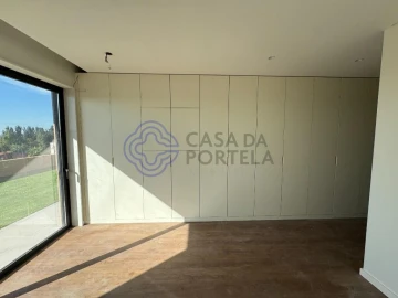 Moradia T3 para Venda em Escapães
