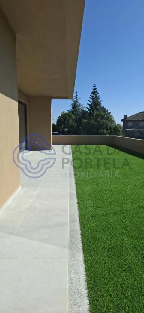 Moradia T3 para Venda em Escapães