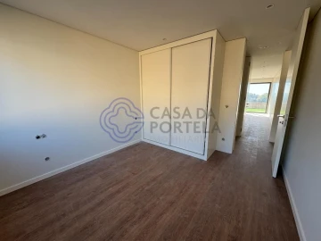 Moradia T3 para Venda em Escapães