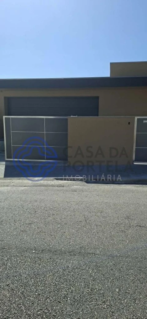 Moradia T3 para Venda em Escapães