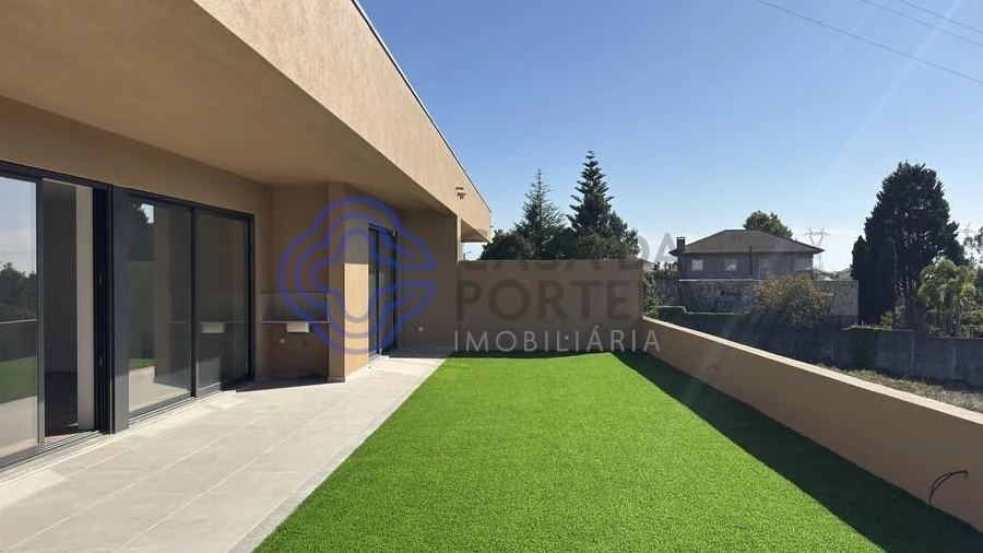 Moradia T3 para Venda em Escapães