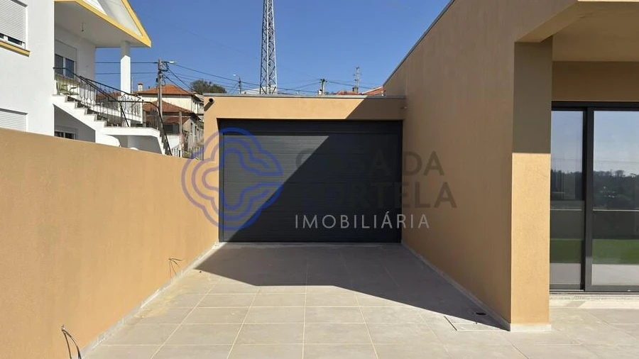 Moradia T3 para Venda em Escapães
