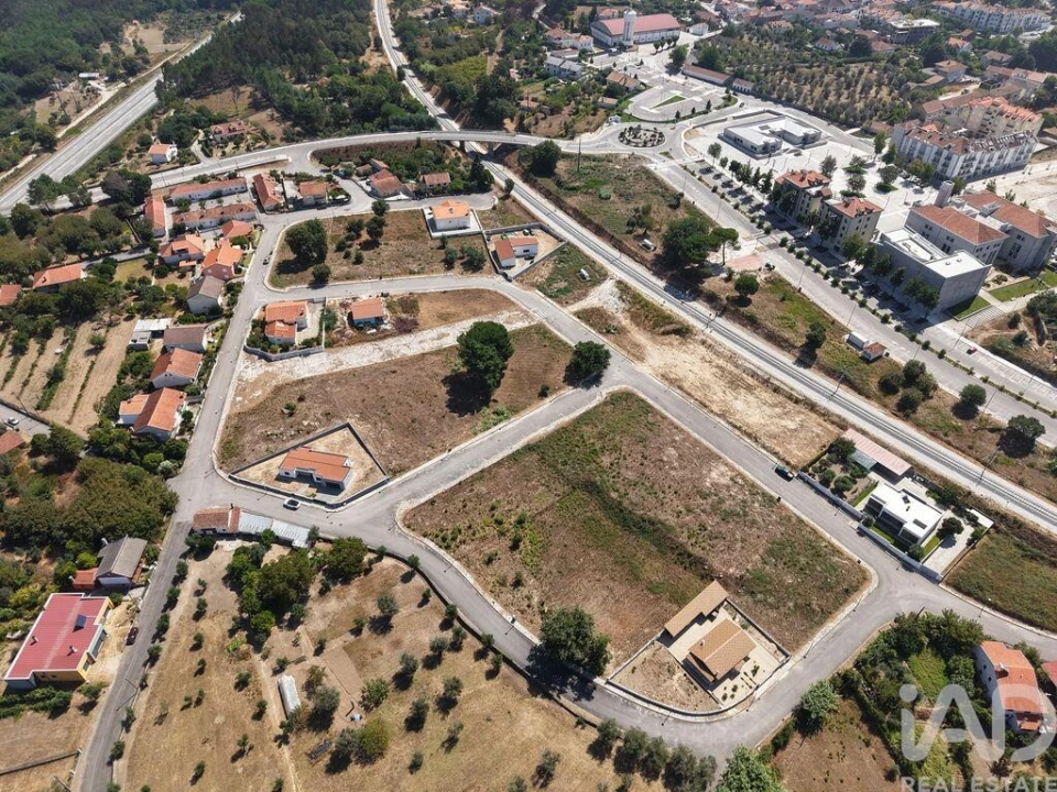 Terreno para Venda em Currelos, Papízios e Sobral Foto 1
