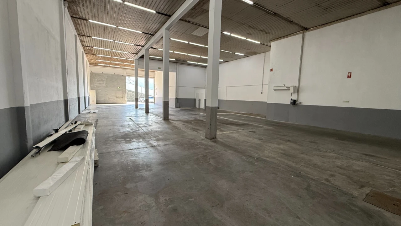 Armazém para Arrendamento em Nespereira Foto 7