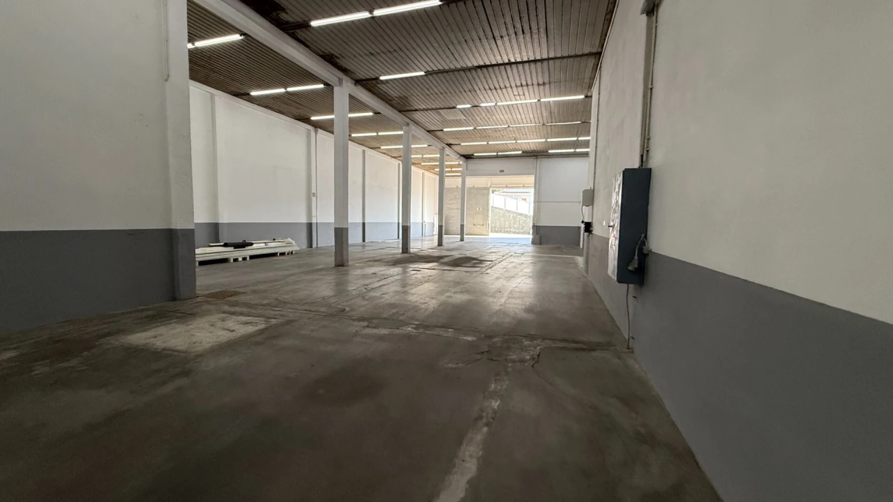 Armazém para Arrendamento em Nespereira Foto 4