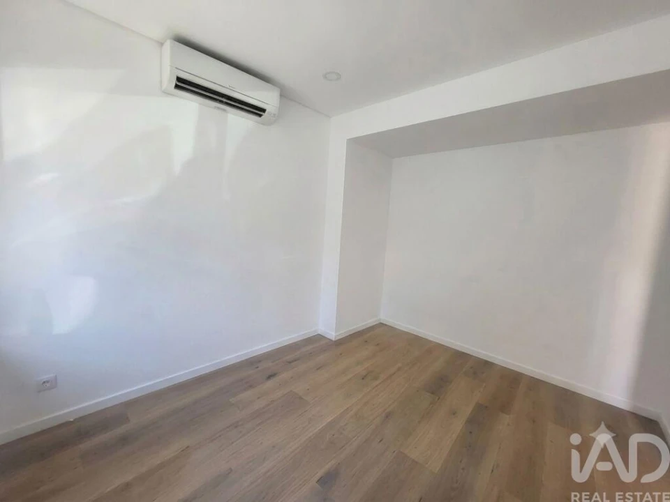 Apartamento T2 para Venda em Almada, Cova da Piedade, Pragal e Cacilhas Foto 3