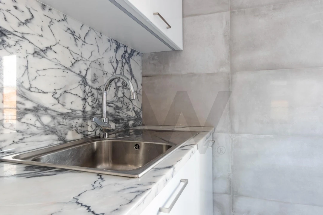 Apartamento T3 para Arrendamento em Mina de Água Foto 4