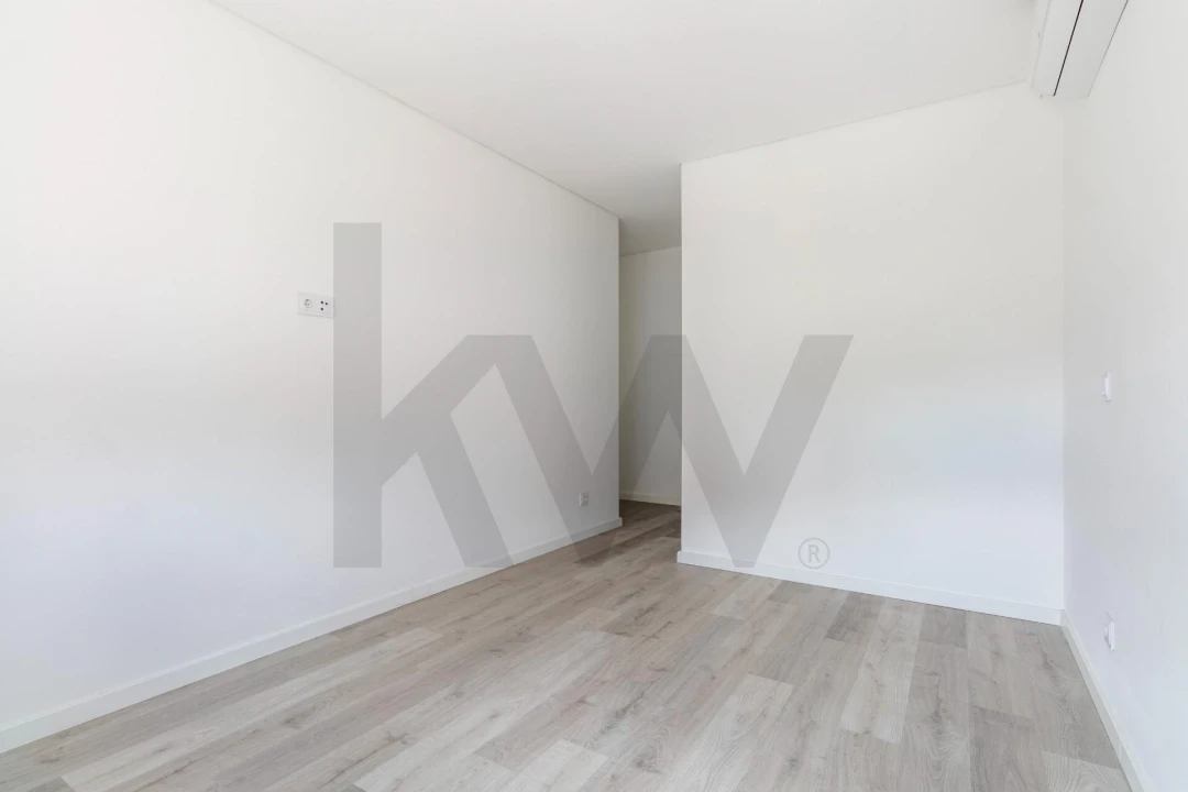 Apartamento T3 para Arrendamento em Mina de Água Foto 35