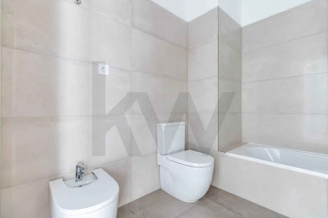 Apartamento T3 para Arrendamento em Mina de Água Foto 19