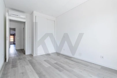 Apartamento T3 para Arrendamento em Mina de Água