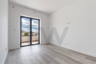 Apartamento T3 para Arrendamento em Mina de Água